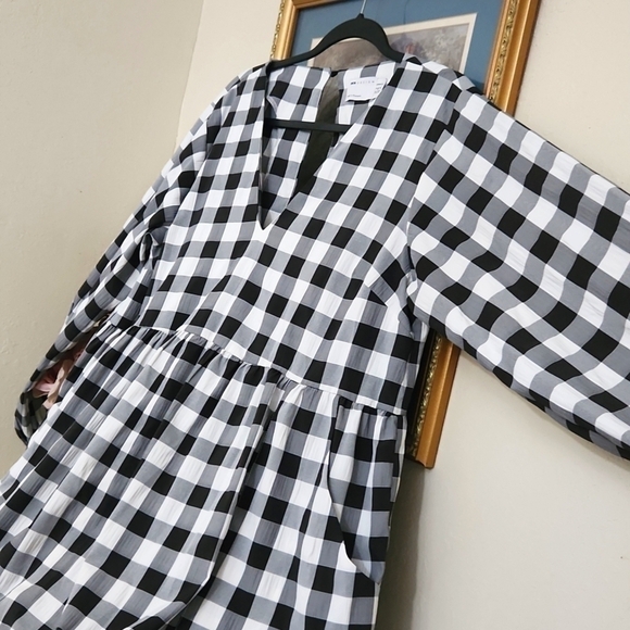 ASOS Maternity Vfront smock romper in mono gingham Contemporary Collegiate - Picture 5 of 14